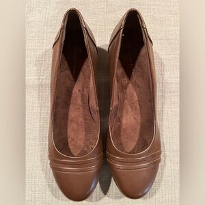 Wear Ever Womens Slip On Shoe - Size 8